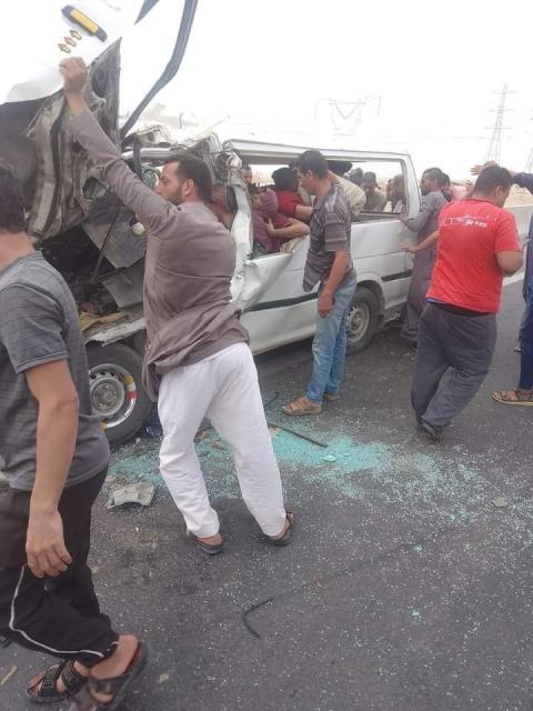 إعلام مصري: مصرع 15 شخص وإصابة آخرين بحادث مروع على الطريق الصحراوي في مدينة الصف