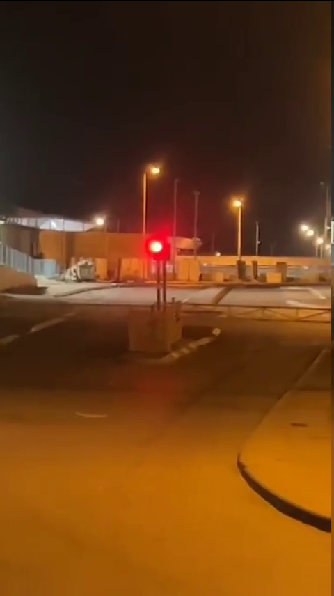 بالفيديو اعلام عبري: إصابة حارس أمن إسرائيي بإطلاق النار على حاجز قلنديا  واستشهاد المنفذ