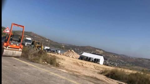 مهاجمة قرية أم صفا واحراق محاصيل زراعية بمسافر يطا وسعير وبؤرة جديدة غرب سلفيت