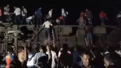 تصادم قطارين في الهند يسفر عن 288 288 288 قتيل ومئات الجرحى