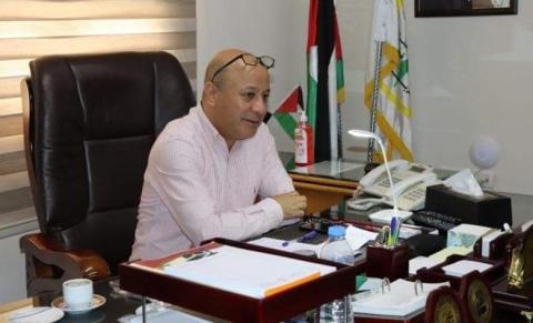 د. احمد أبو هولي.jpg