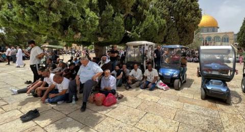 جانب من أداء صلاة  الجمعة اليوم في المسجد الأقصى المبارك 8ص.jpg