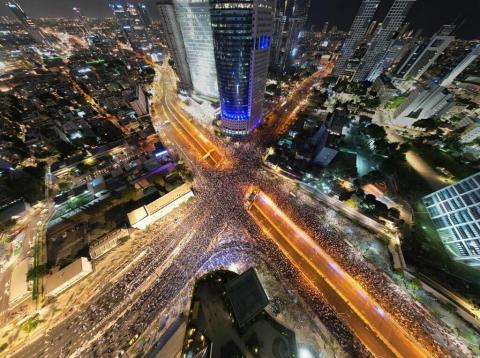 عشرات الآلاف يحتجون على الإصلاح القضائي في تل أبيب للأسبوع الثاني والعشرين