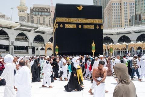 رحلة العمر.. المسلمون في العالم العربي يتحدون المصاعب لأداء فريضة الحج