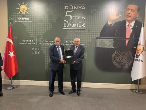 الرجوب يطلع نائب رئيس حزب العدالة والتنمية للشؤون الخارجية على آخر المستجدات