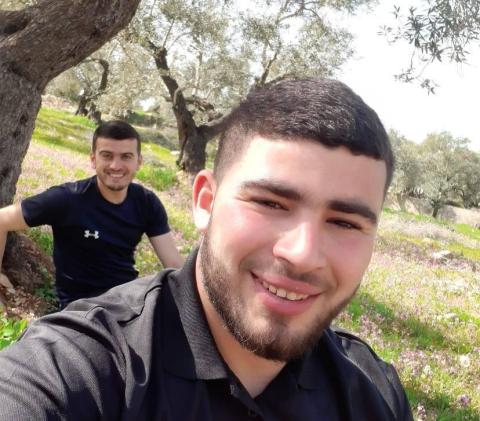 صورة تجمع منفذا عملية عيلي الشهيدين مهند شحادة وخالد صباح..jpg