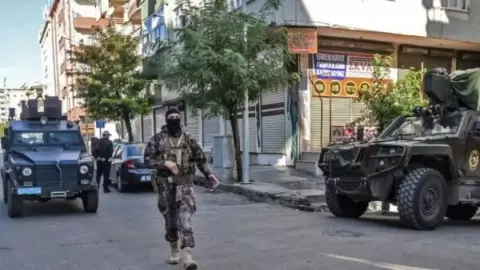 وضعت الأموال المزورة داخل صناديق شحن لنقلها إلى إفريقيا - تويتر - صورة تعبيرية.webp