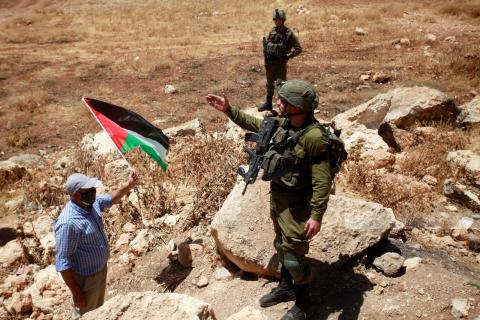 قوات الاحتلال تقمع مسيرة بيت دجن الاسبوعية المناهضة للاستيطان.jpg