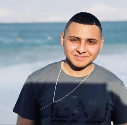 استشهاد محمد عماد حسنين (٢١ عاماً) برصاص الاحتلال الحي في الرأس، عند مدخل البيرة الشمالي..jpg