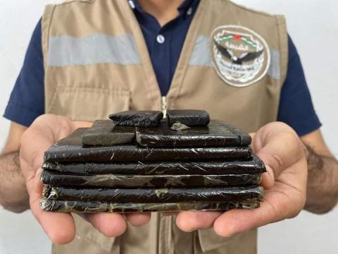 مكافحة المخدرات بغزة تضبط 11.5 فرش حشيش وحبوباً مخدرة وتوقف 4 مشتبهين