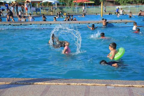 عطلة نهاية الأسبوع بقطاع غزة .jpg