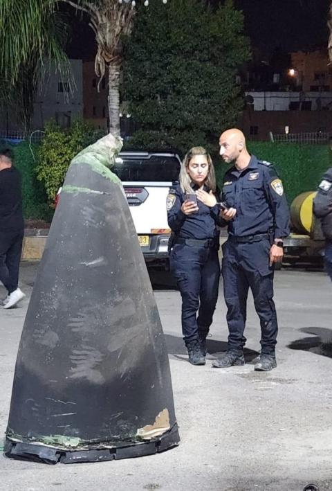 سقوط أجزاء من الصاروخ المضاد للطيران الذي أطلق من سورية في مدينة رهط بالنقب 6.jpg