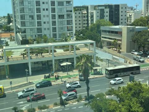 محدث 8 إصابات بعملية دهس وطعن  في تل أبيب  واستشهاد المنفذ