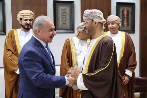 اشتية يستقبل وزير خارجية سلطنة عمان ويبحث معه تعزيز التعاون