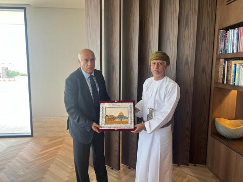 مسقط: الرجوب يلتقي رئيس اللجنة الأولمبية العمانية