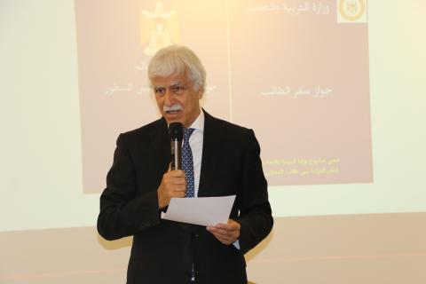 وزير التربية والتعليم مروان عورتاني في كلمته خلال ورشة العمل حول الارتقاء بواقع القراءة.jpg