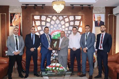 جمعية رجال الأعمال بغزة تبحث مع مجموعة الاتصالات سبل التعاون المشترك