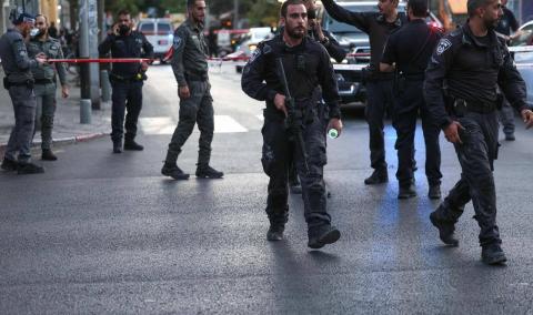 قناة عبرية: اعتقال فلسطينيين يشتبه بمساعدتهما لمنفذ إطلاق النار في تل أبيب