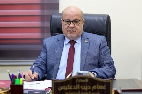 الدعليس يوجه بإنهاء إشكالية معلمي الحكومة المقبولين بالوكالة
