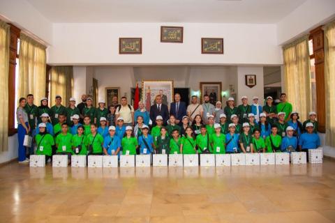 أطفال القدس يزورون شفشاون ويتجولون بين شوارعها الزرقاء