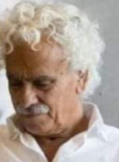زكريا محمد صاحب القلم الحر.jpg