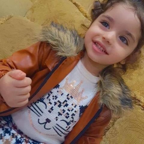 الطفلة نورسين الحروب.jpg