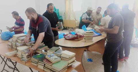 أوقاف الوسطى تنهي أعمال صيانة أكثر من 100 مصحف.jpg