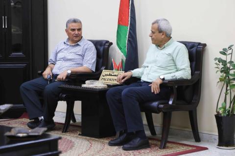 قلقيلية : المحافظ يلتقي مدير فرع جامعة القدس المفتوحة.
