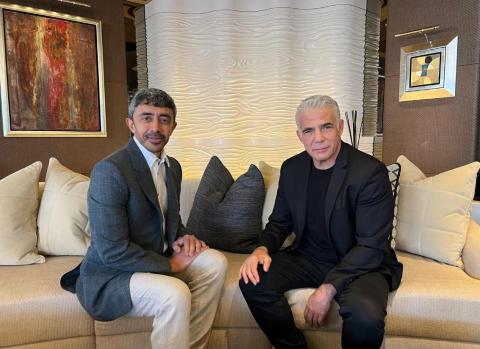 لابيد يجتمع مع وزير الخارجية الإماراتي في إيطاليا