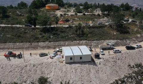 موقعا البؤرة الاستيطانية حوميش القديم والجديد Getty Images.jpg
