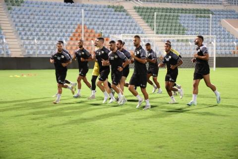 المنتخب الوطني يصل مسقط ويجري حصته التدريبية الأولى تحضيرا لمواجهة عُمان