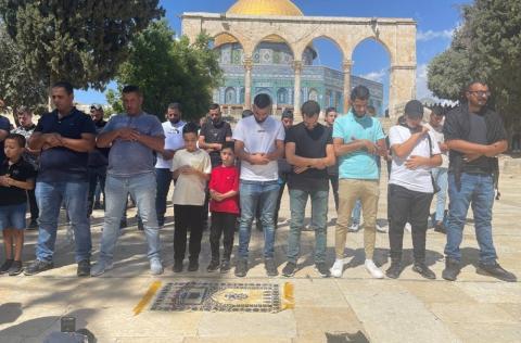 أكثر من 40 ألف مصل أدوا صلاة الجمعة في المسجد الأقصى.jpg