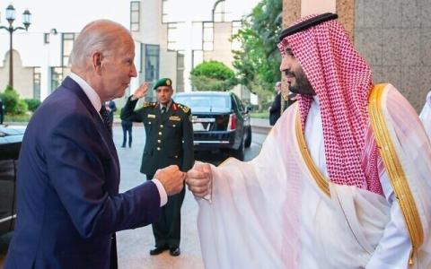 واشنطن تنفي تقارير حول وقف المحادثات مع السعودية بملف التطبيع