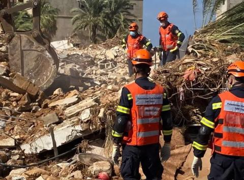 "الخارجية" : "نُطمئن أسر وذوي فريق دولة فلسطين للتدخل والاستجابة العاجلة في ليبيا على سلامتهم جميعا"