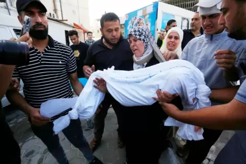 عدد الشهداء في قطاع غزة تجاوز 2300 حتى اللحظة (الأناضول).webp