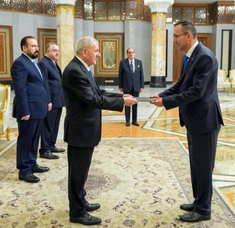 الرويضي يقدم أوراق اعتماده لرئيس العراق سفيرا مفوضا فوق العادة لدولة فلسطين