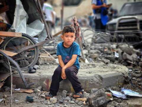 الدمار الكبير الذي خلفه القصف على مبنى بلدية خان يونس القديمة بخان يونس. 5.jpg