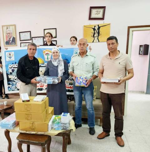 التجمع الفلسطيني للوطن والشتات و الإتحاد العام للجاليات الفلسطينية في أوروبا يشرعان بتوزيع القرطاسية بالضفة الغربية 0.jpeg