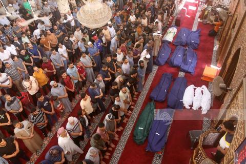 تشييع جثامين شهداء مجزرة عائلة أبو قوطة في مدينة رفح جنوب قطاع غزة