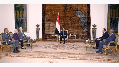 السيسي يؤكد لمدير المخابرات الأميركية ضرورة الوقف الفوري لإطلاق النار في غزة