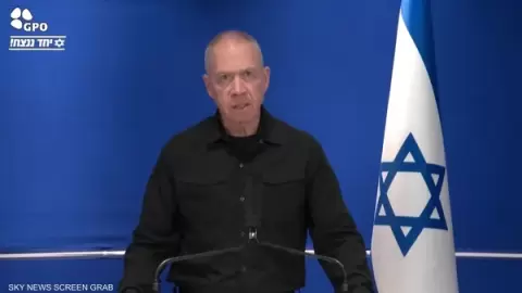 غالانت يتحدث عن تطويق غزة : "سنعثر على السنوار وسنقضي عليه"
