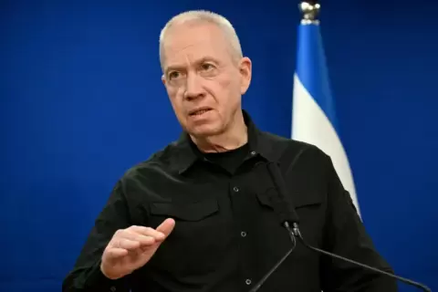 غالانت قال إن الحاجز الذي يجري النقاش بشأنه مع مصر سيكون معززا بوسائل تكنولوجية متطورة (الفرنسية).webp