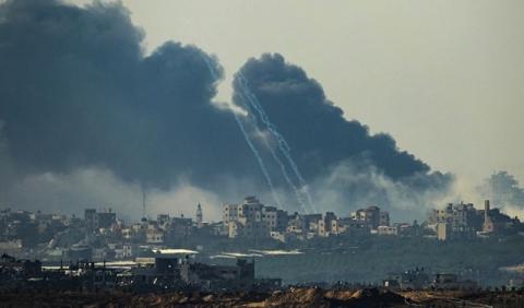 قصف إسرائيلي على غزة، اليوم (Getty Images