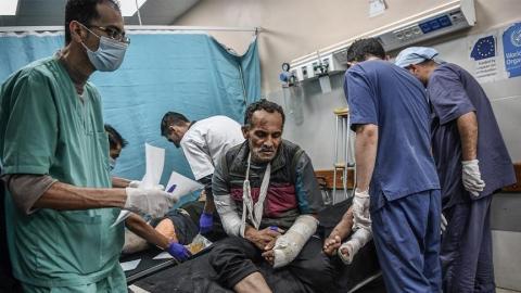 الأونروا: مستشفى ناصر بخانيونس يضم 10 آلاف نازح وعامل صحي