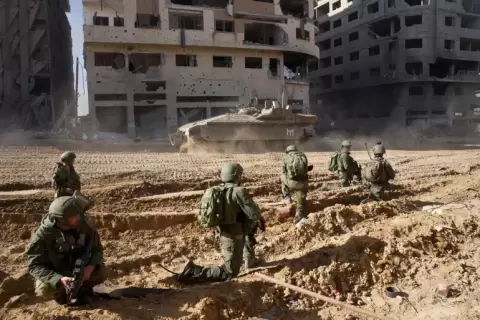 الجيش الإسرائيلي يغوص في مستنقع حرب غزة (الصحافة الإسرائيلية).webp