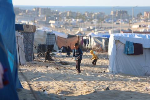 مخيم النازحين الفلسطينيين في رفح، جنوب قطاع غزة، خلال شهر رمضان المبارك يوم 27 مارس 2024. تصوير: أحمد توفيق