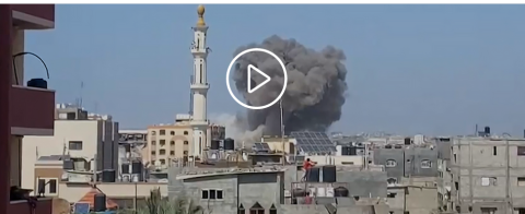 غارات ليلية كثيفة على وسط قطاع غزة