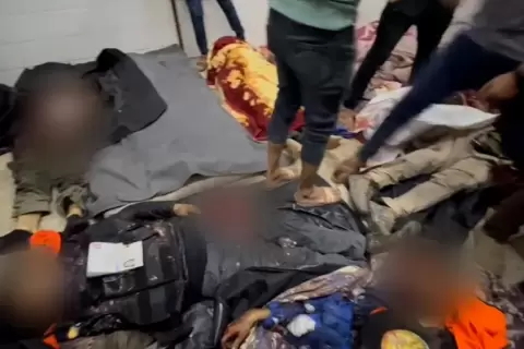 القصف الإسرائيلي أدى لمقتل بريطاني وبولندي وأسترالي وآخر مجهول الهوية (الجزيرة).webp