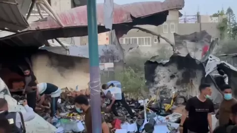 عشرات الضحايا في قصف وغارات على مناطق عدة في أنحاء قطاع غزة