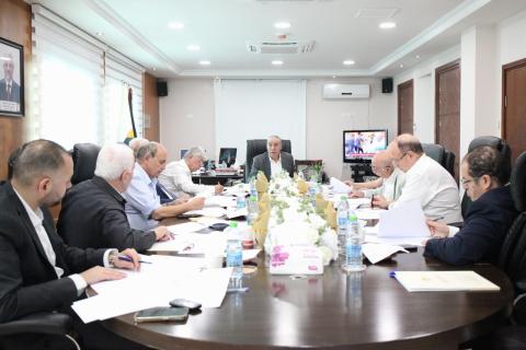 اللجنة التحضيرية تجتمع لترتيب زيارة الرئيس الفلسطيني محمود عباس إلى غزة لبحث وقف العدوان الإسرائيلي